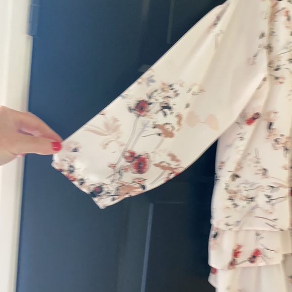 Joseph Ribkoff floral cold shoulder lined top so 8 - Picture 6 of 6